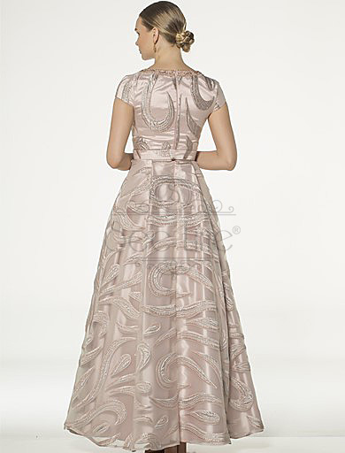 Розовое жаккардовое вечернее платье  с короткими рукавами