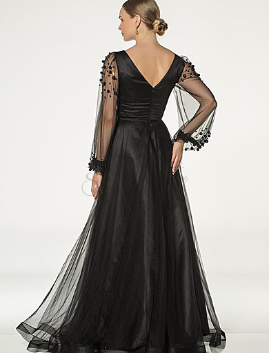 черное вечернее платье с жемчужным камнем, черное вечернее платье с жемчужным камнем