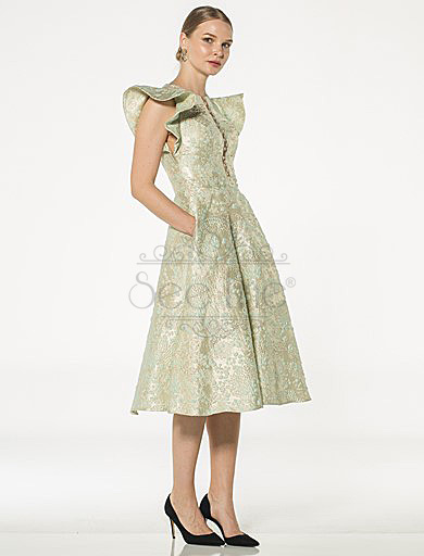 Зеленое платье из жаккарда французской  длины с рукавами-бабочками