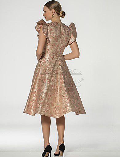 жаккардовое пудровое платье французской  длины с рукавами бабочки, жаккардовое пудровое платье французской  длины с рукавами бабочки